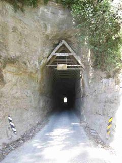 Moki Tunnel